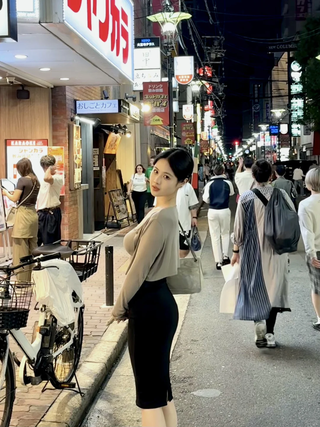 长成了小时候羡慕的漂亮姐姐