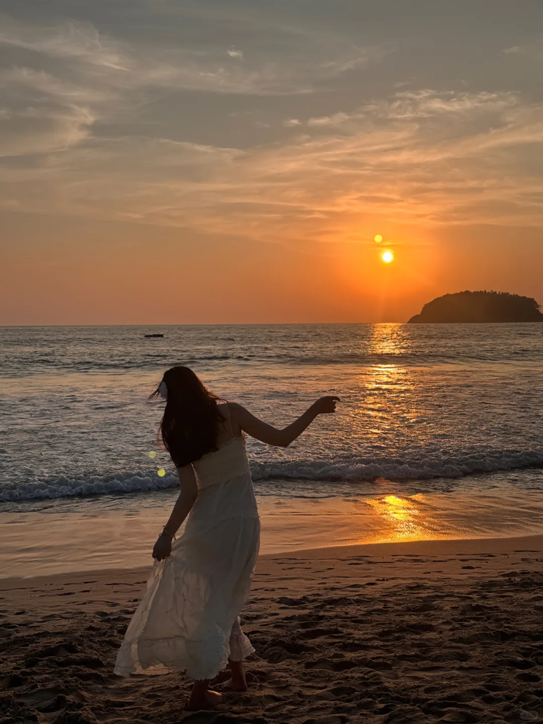 日落海边要穿白裙子才浪漫~