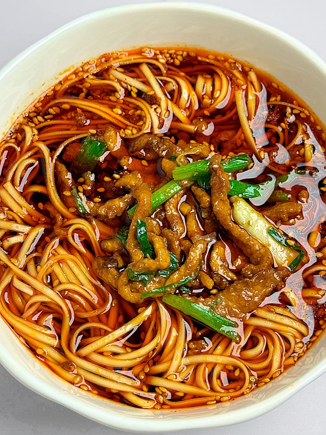 今天吃什么|在家做饭🍳葱香肉丝面(附做法)