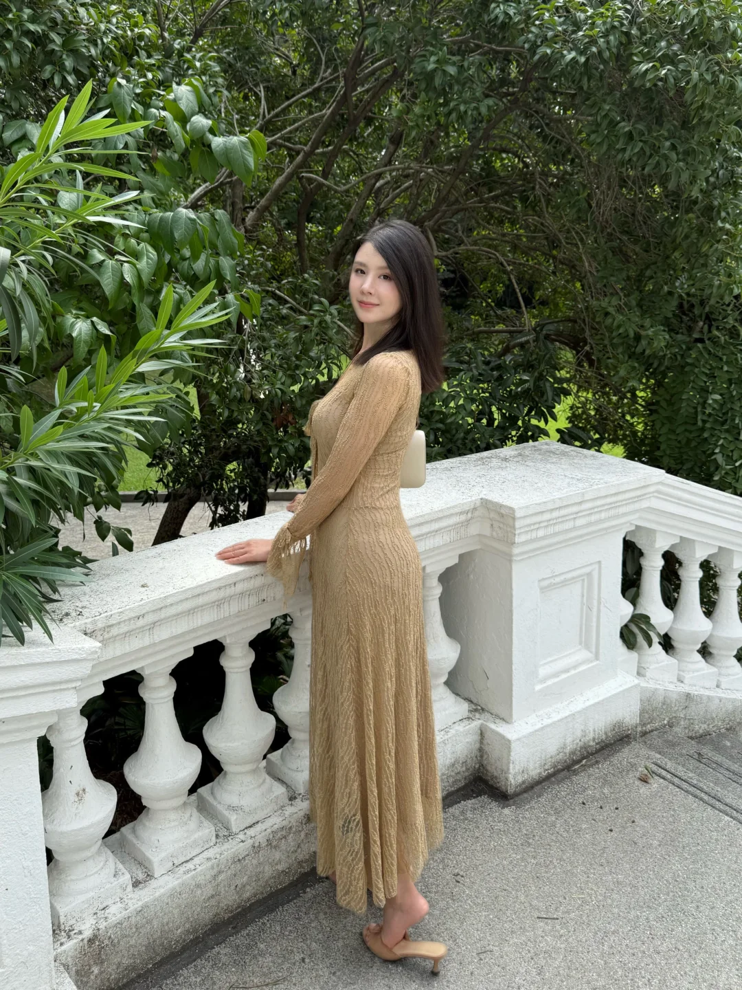 去吹吹风吧,天气真好🍃|米色连衣裙穿搭