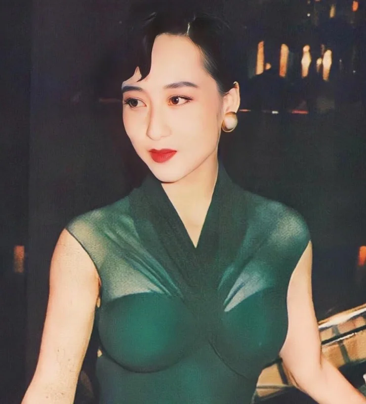华语影视美人纪(83):身材傲人的利智