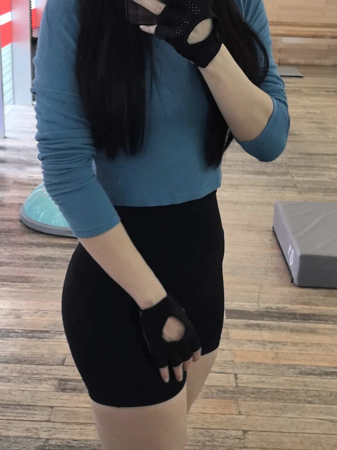 好看的蓝色🔵