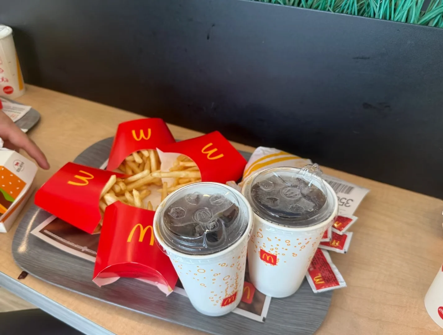 麦当劳寻m计