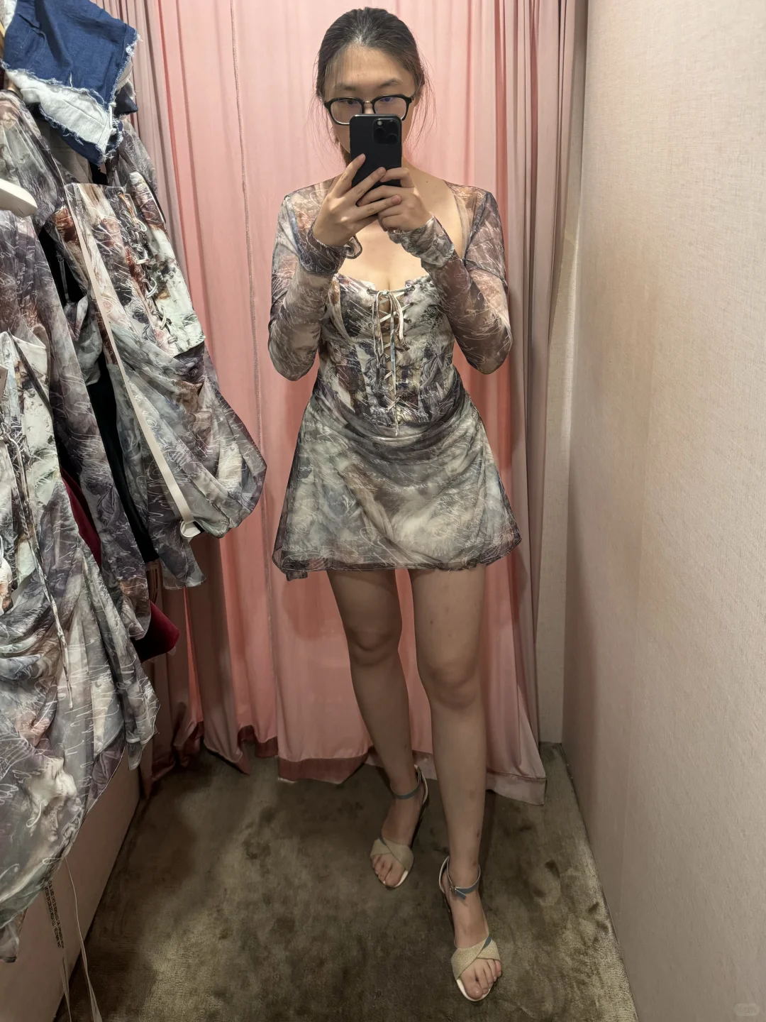 小黑裙♥️🖤