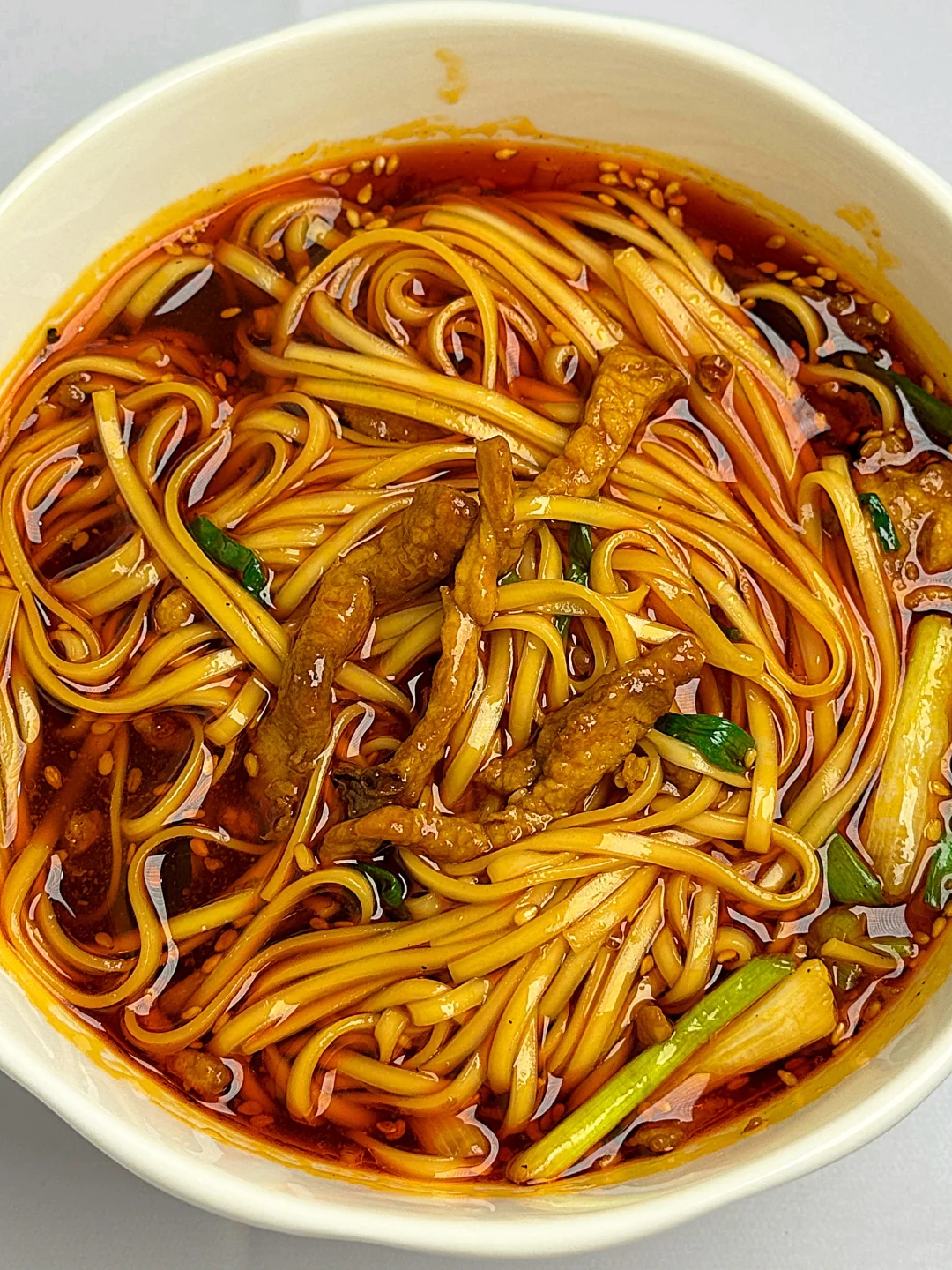 今天吃什么|在家做饭🍳葱香肉丝面(附做法)