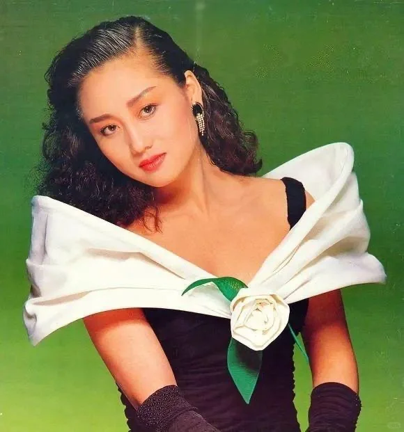 华语影视美人纪(83):身材傲人的利智