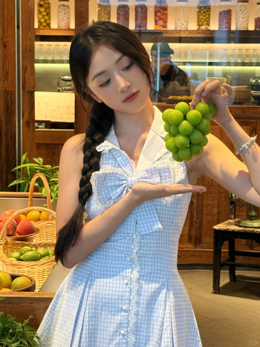 今天的水果女孩是葡萄小姐🍇