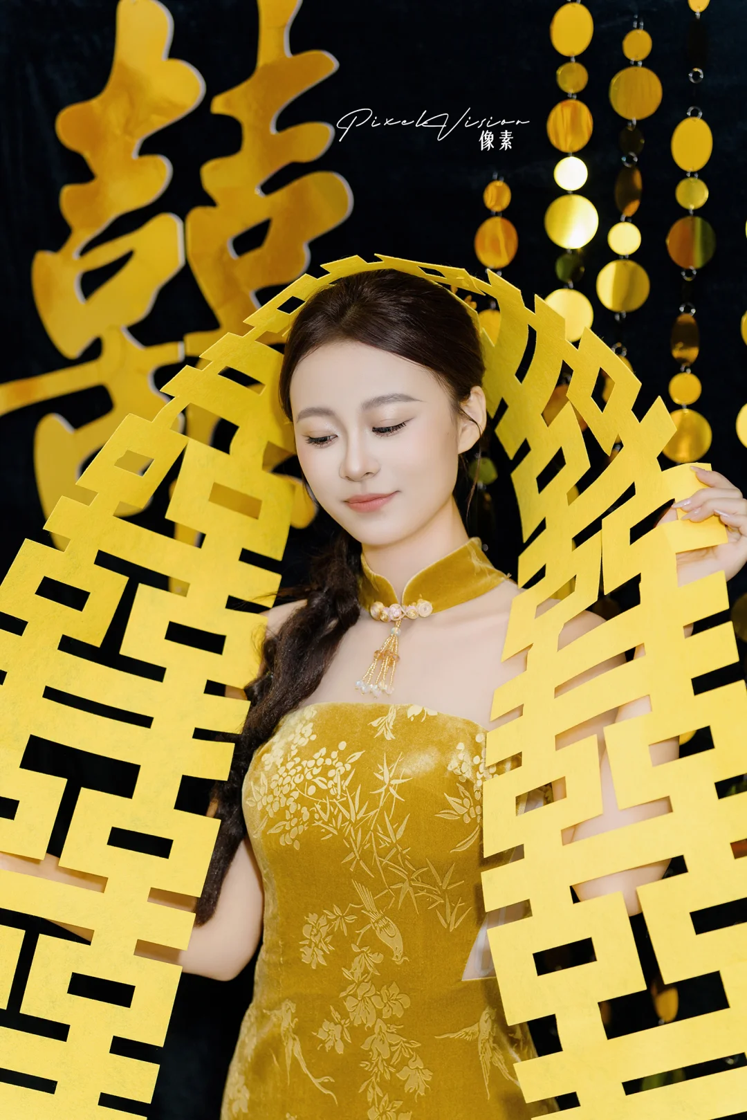 一眼万年的黄色旗袍，绝伦惊艳！