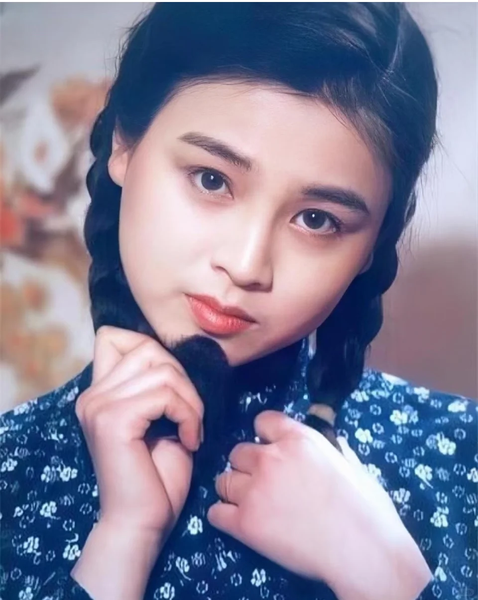 赵明明《女人不是月亮》