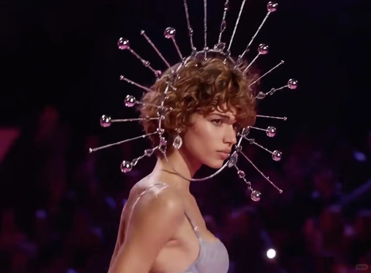 刘雯9登维密!这波太顶