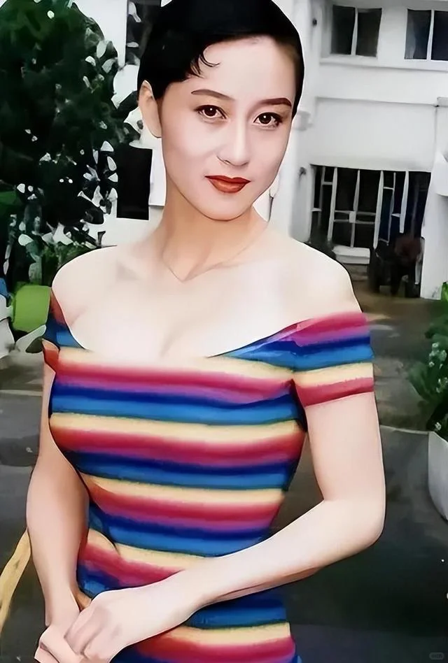 华语影视美人纪(83):身材傲人的利智