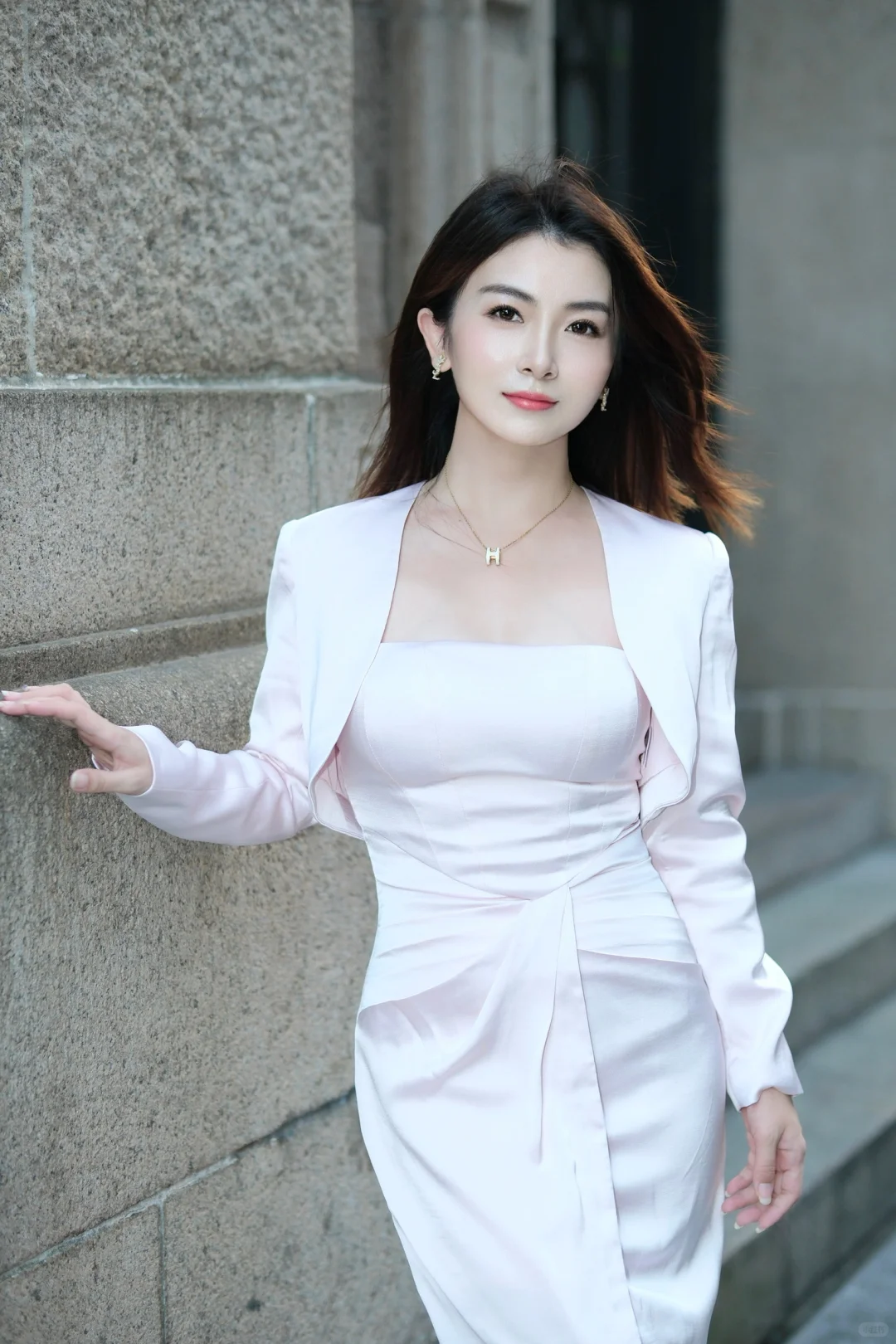 潮流online | 上海街头,这身粉裙被问疯了💕