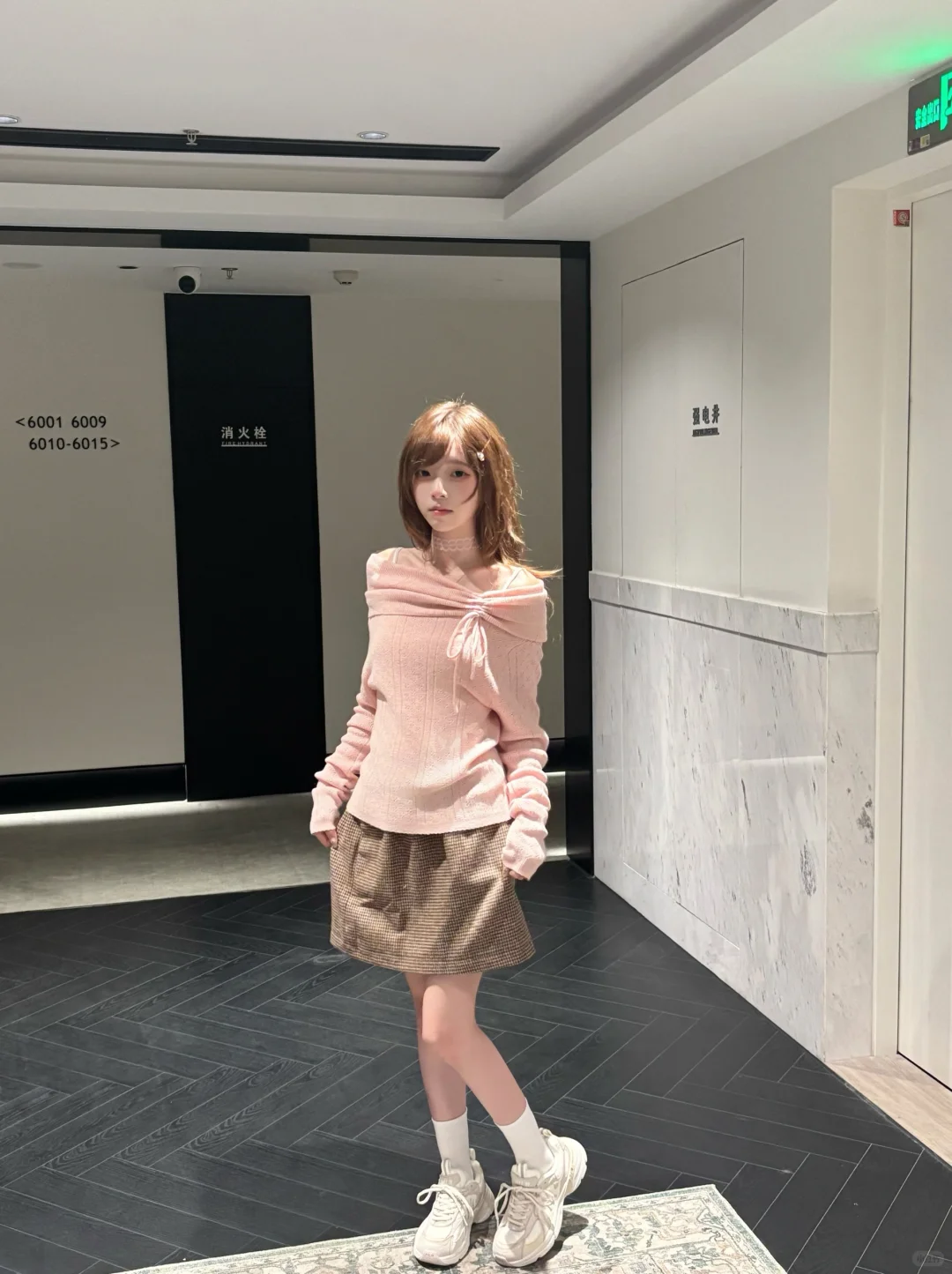 𐌃𐌏𐌍'𐌕 𐌋𐌄𐌀𐌖𐌄 𐌌𐌄 𐌀𐌋𐌏𐌍𐌄