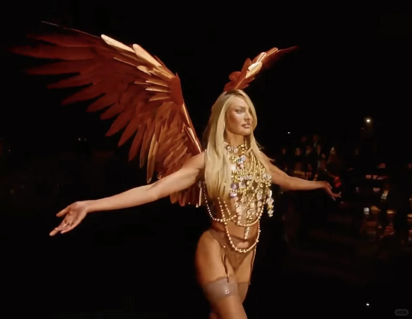 刘雯9登维密!这波太顶