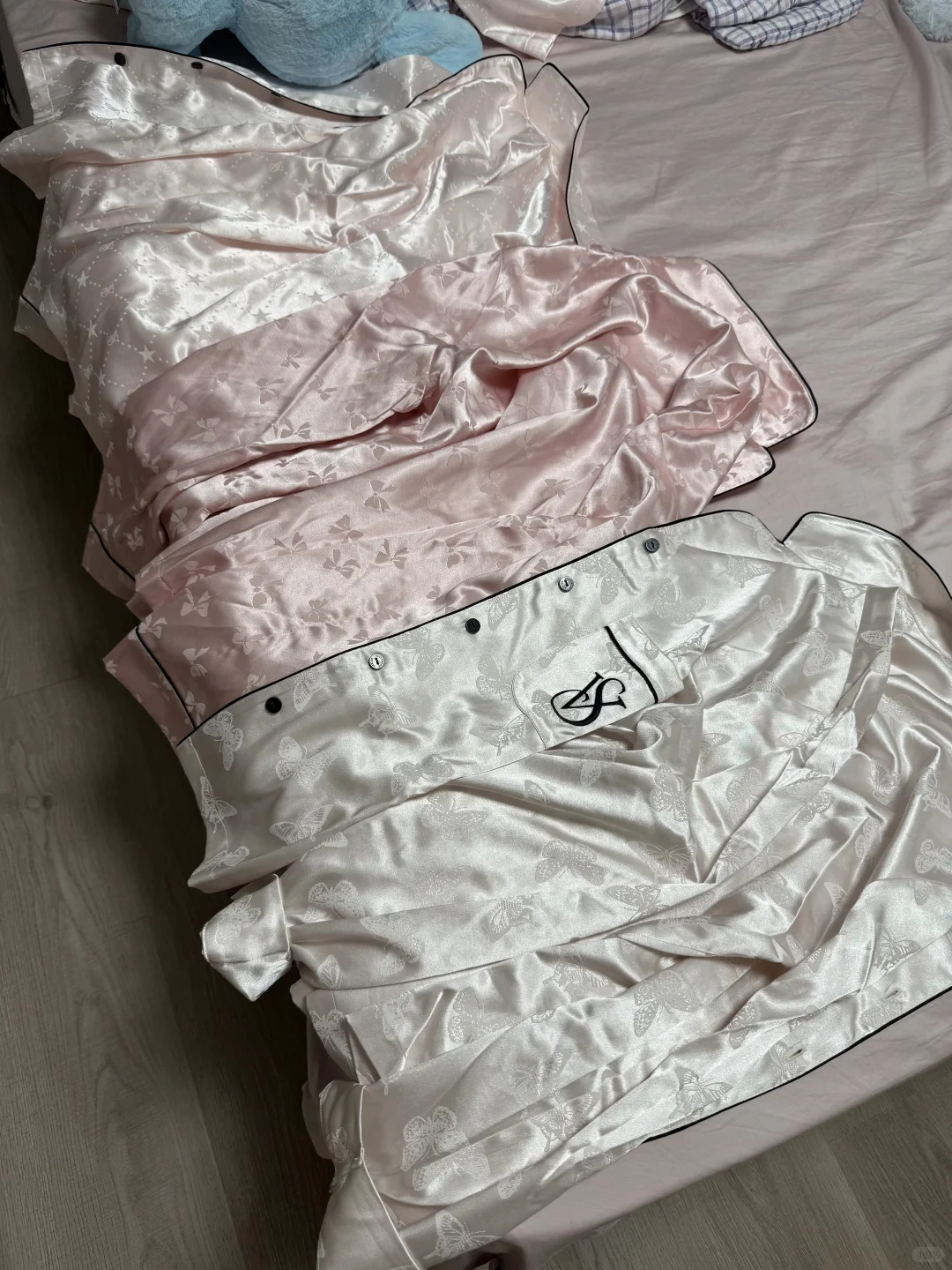 维秘月光绸睡衣对比测评