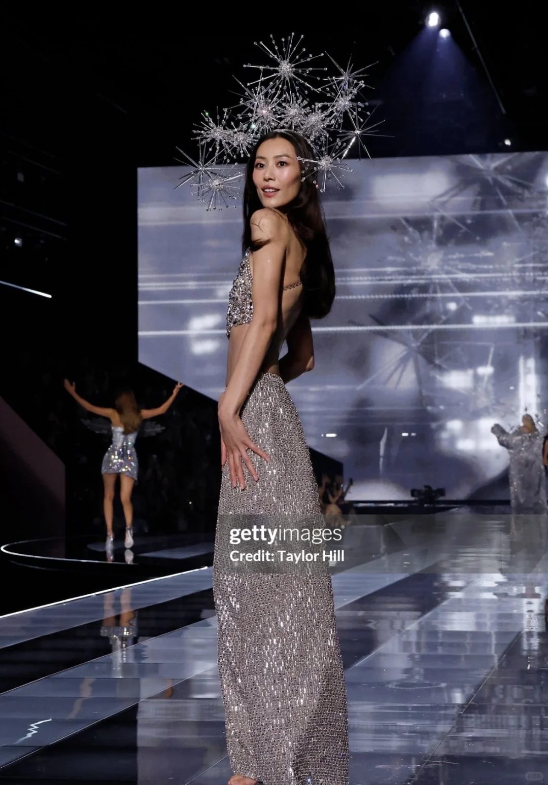 刘雯9登维密!这波太顶