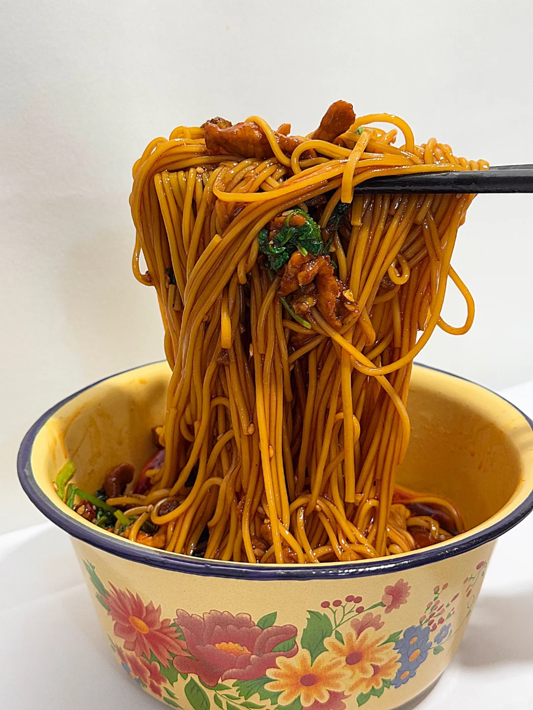 今天吃什么|在家做饭🍳香辣肉丝面(附做法)