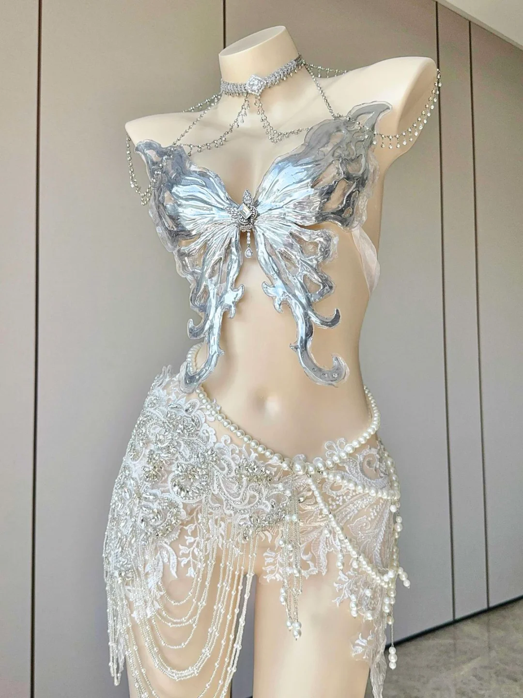 美人鱼去开演唱会穿哪套好呢?