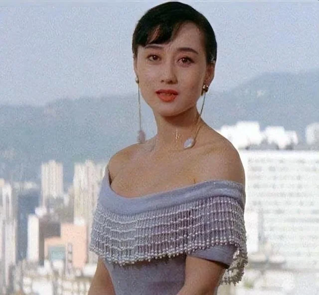 华语影视美人纪(83):身材傲人的利智