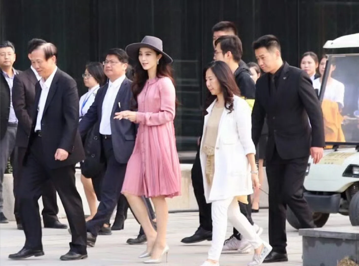 路人视角比精修更动人的美貌😘