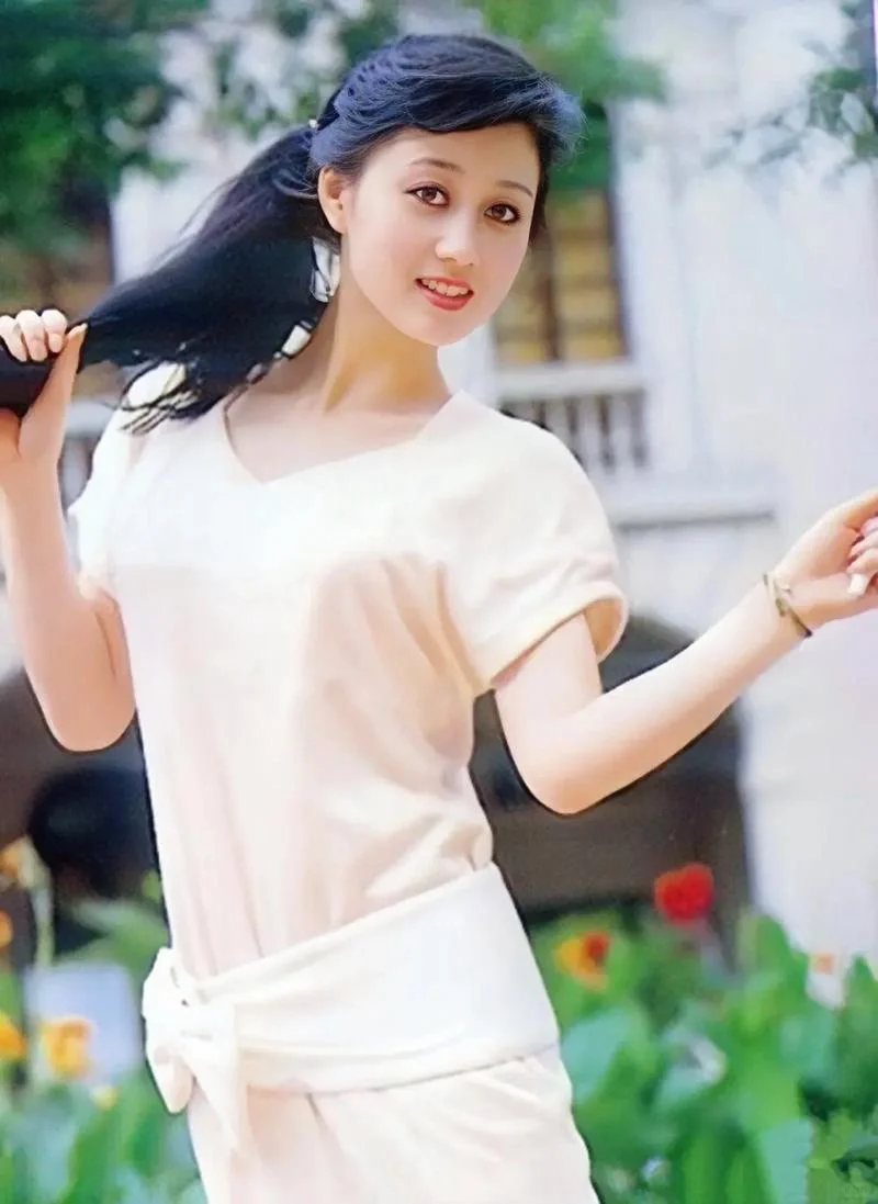 华语影视美人纪(83):身材傲人的利智