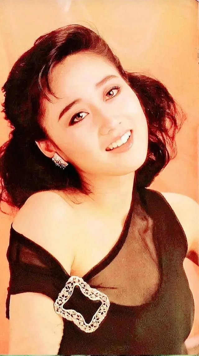 华语影视美人纪(83):身材傲人的利智