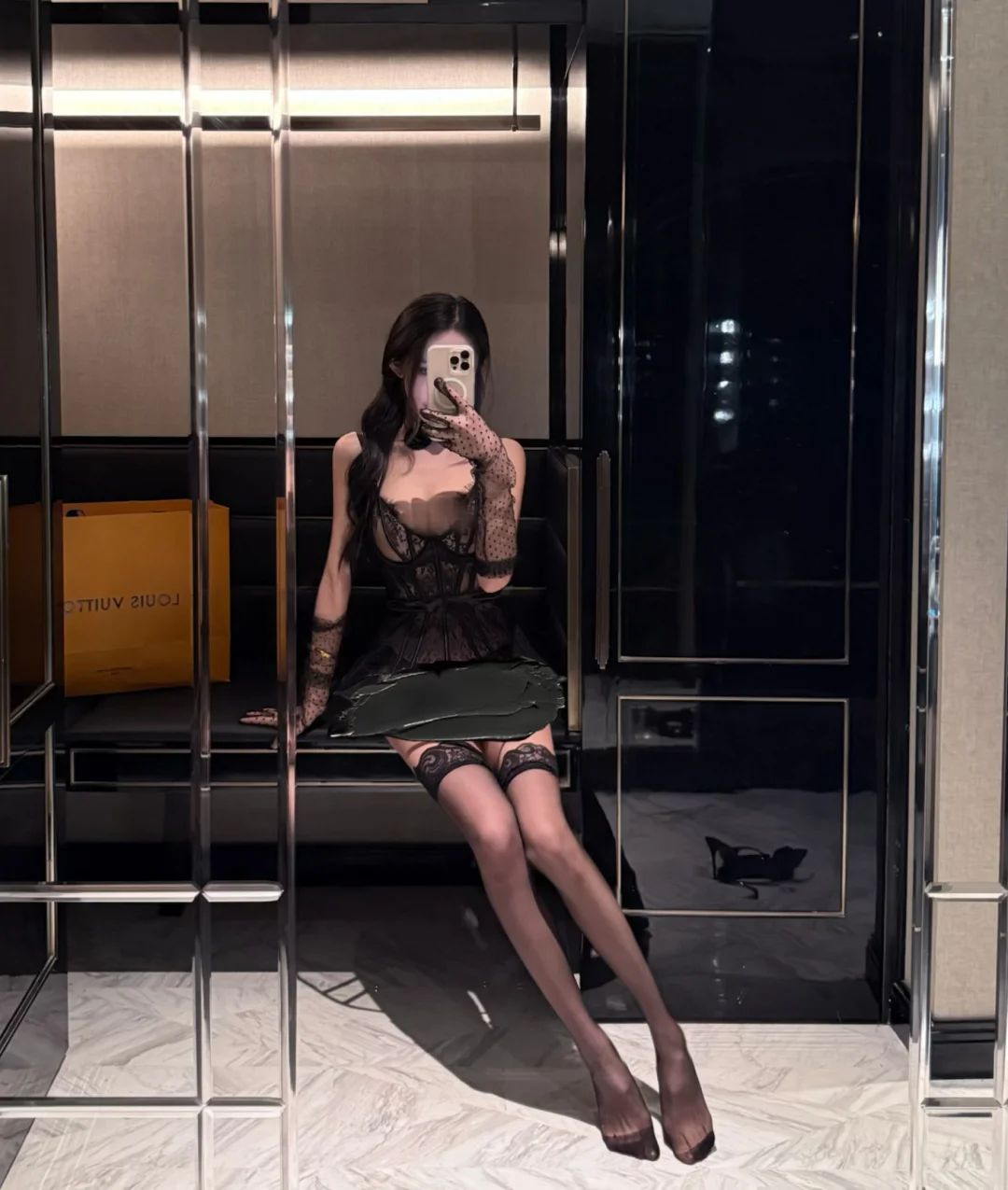 甜美俏皮的蕾丝睡裙