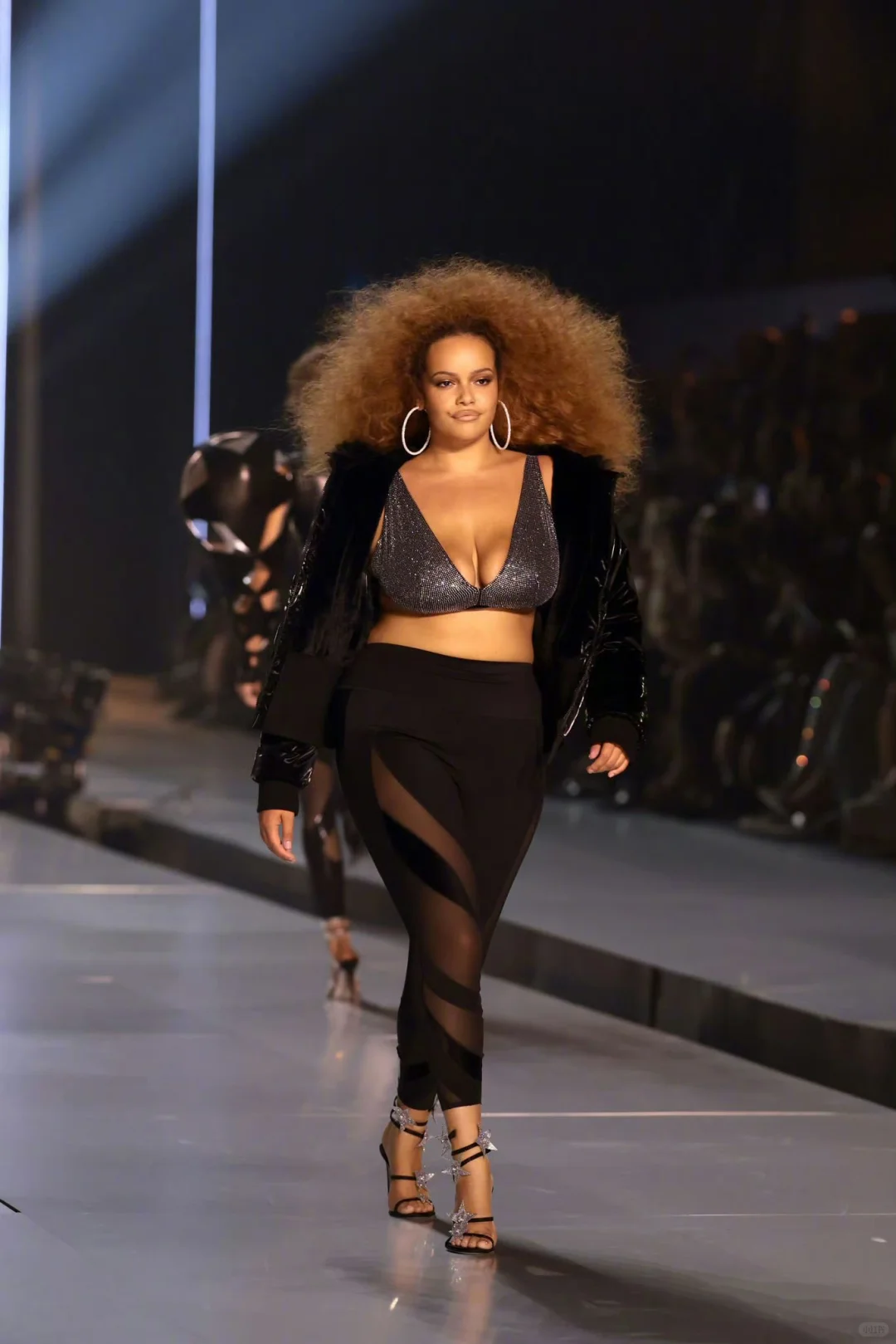 维密秀首批大码模特,但她们的脸还是小的!