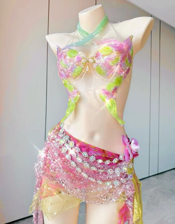 美人鱼去开演唱会穿哪套好呢?