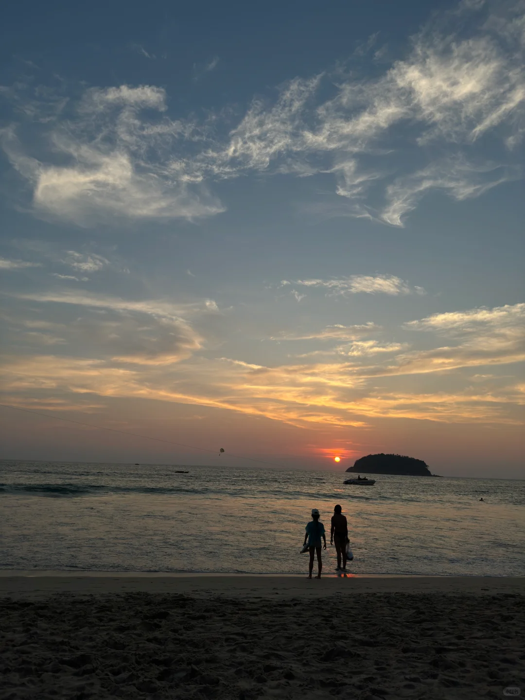 日落海边要穿白裙子才浪漫~