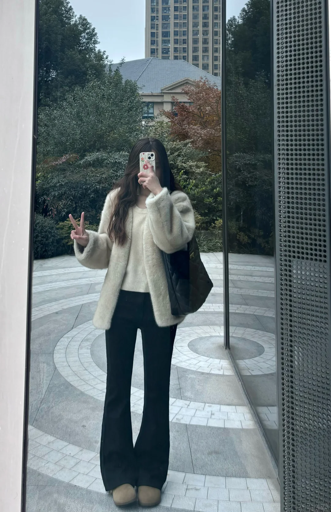 朋友说我这身美惨了！！今天的慵懒感满分～