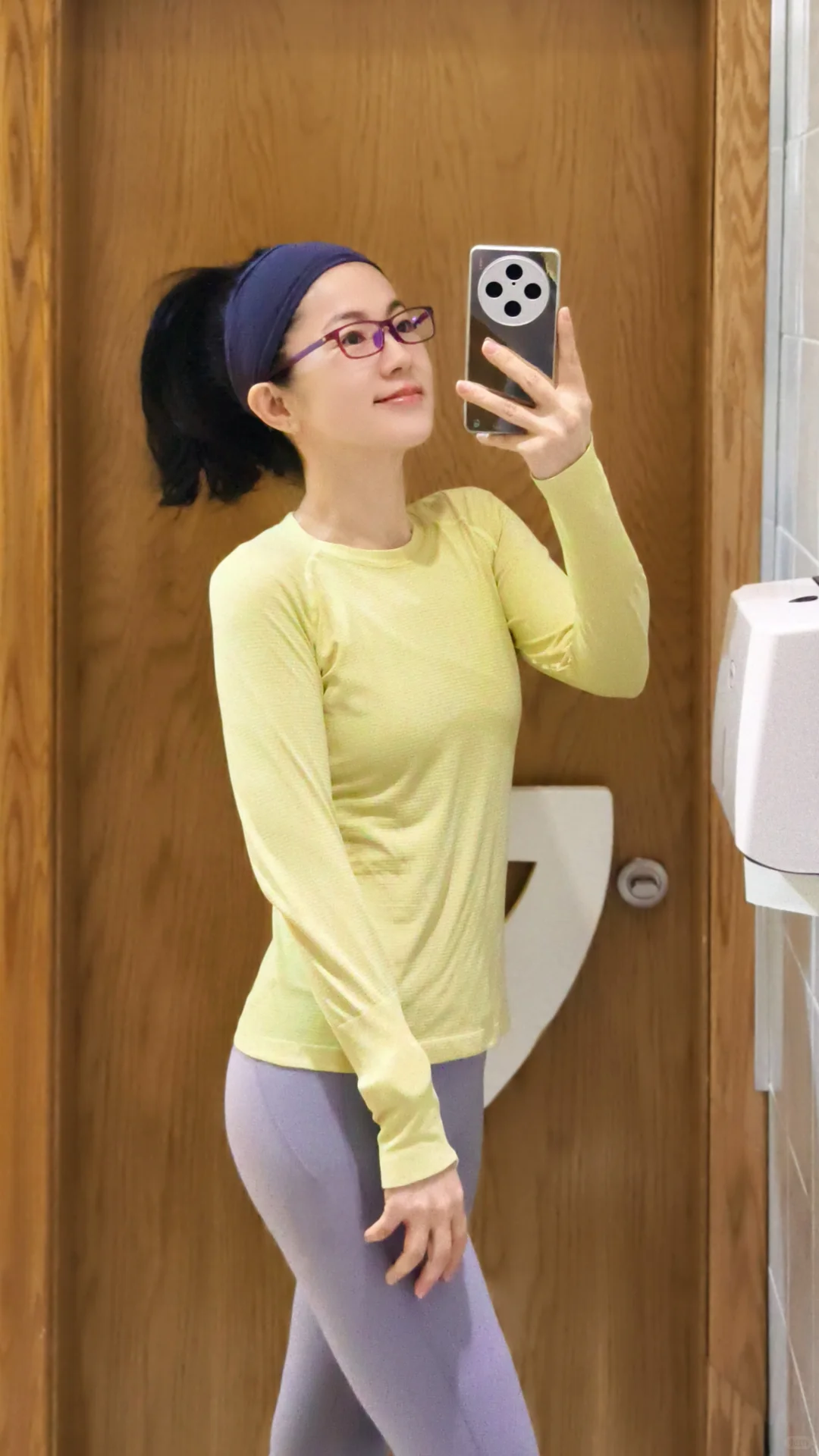 这件瑜伽服挺显白