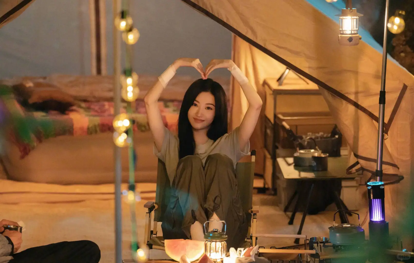 景甜更新露营美照！