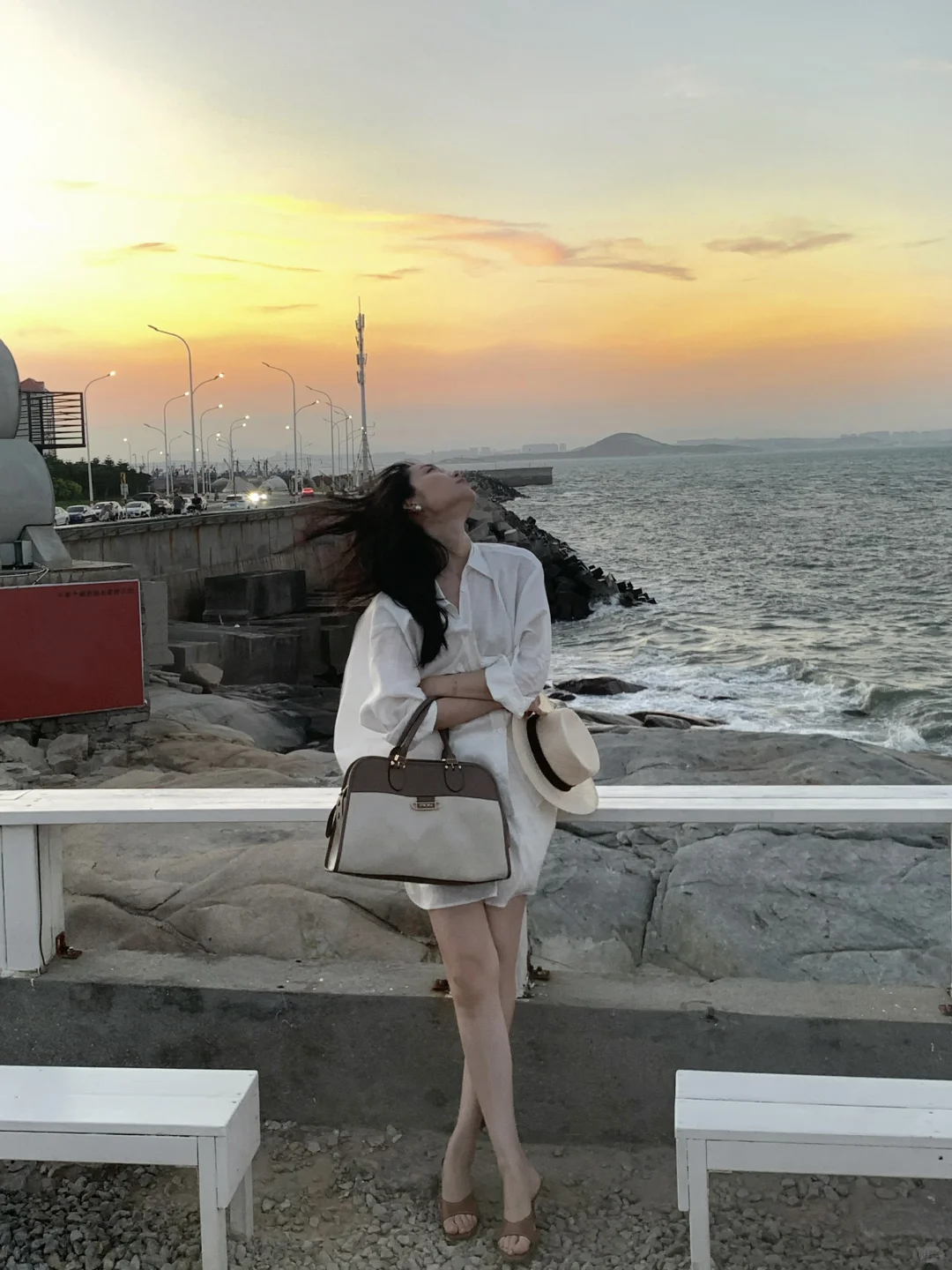 存一些海边拍照姿势/