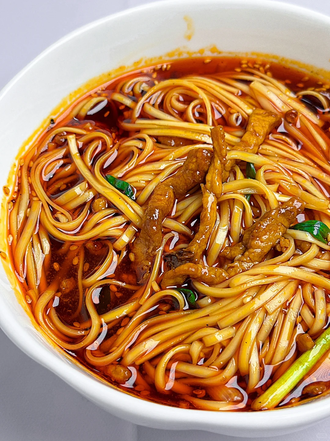 今天吃什么|在家做饭🍳葱香肉丝面(附做法)