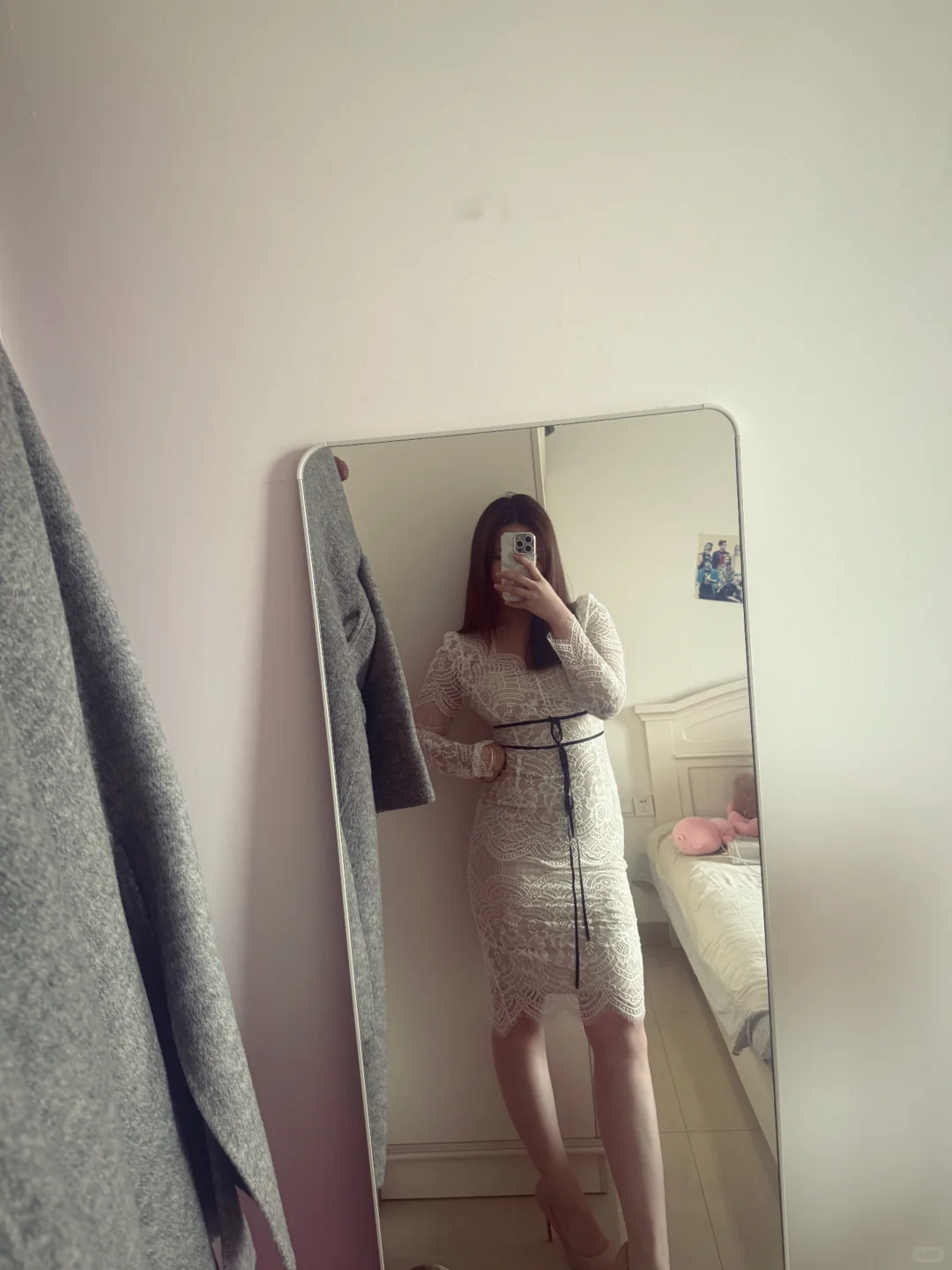 司凰轻奢的老款蕾丝裙 好看 但没弹性