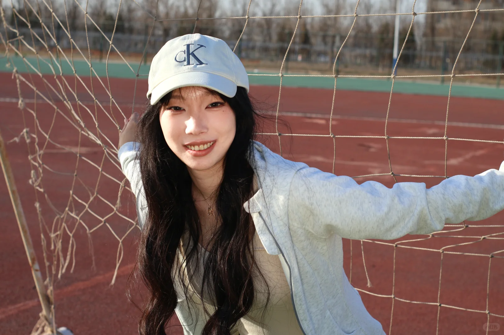 在操场上拍出有生命力的照片太容易了