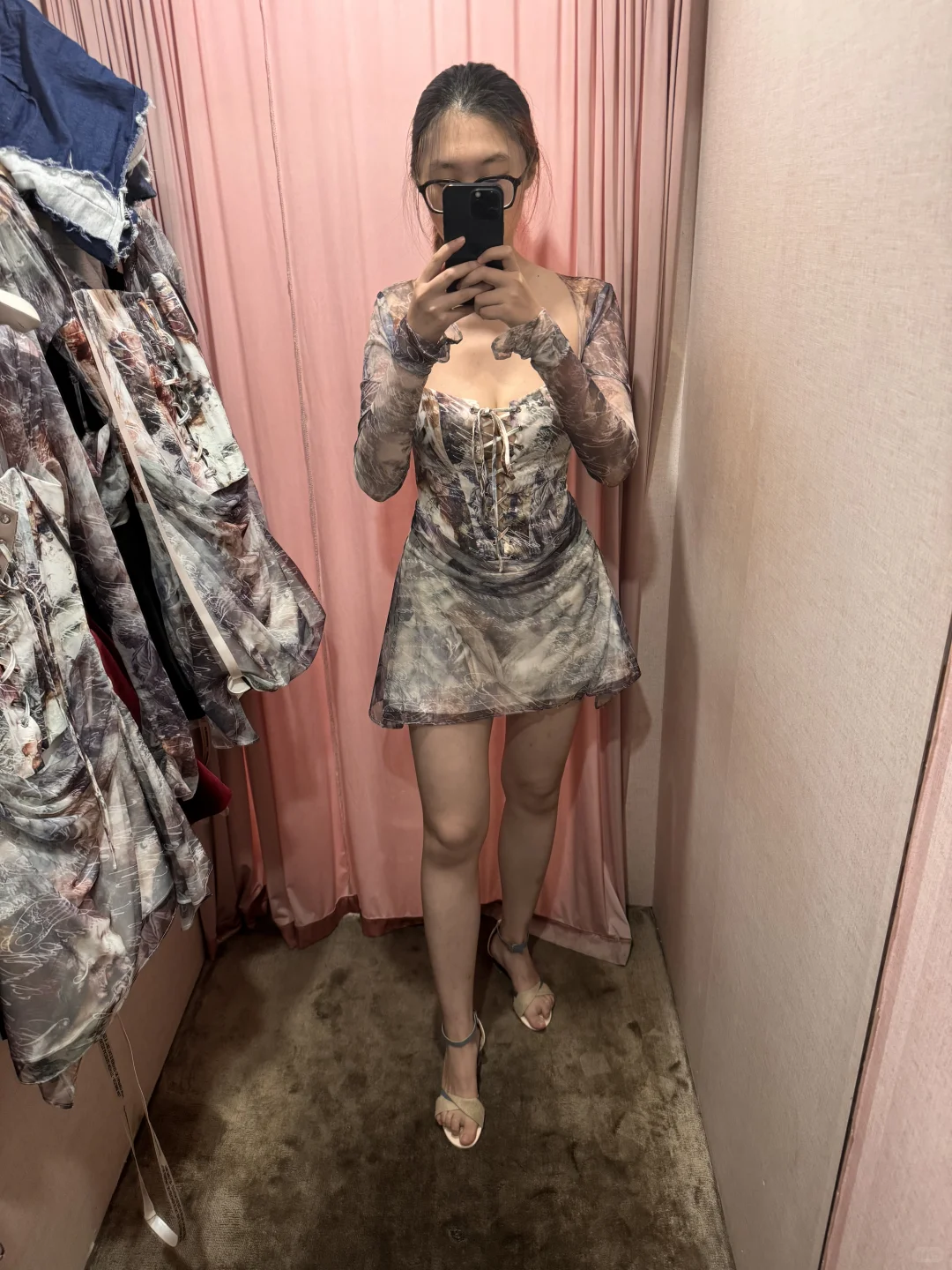 小黑裙♥️🖤