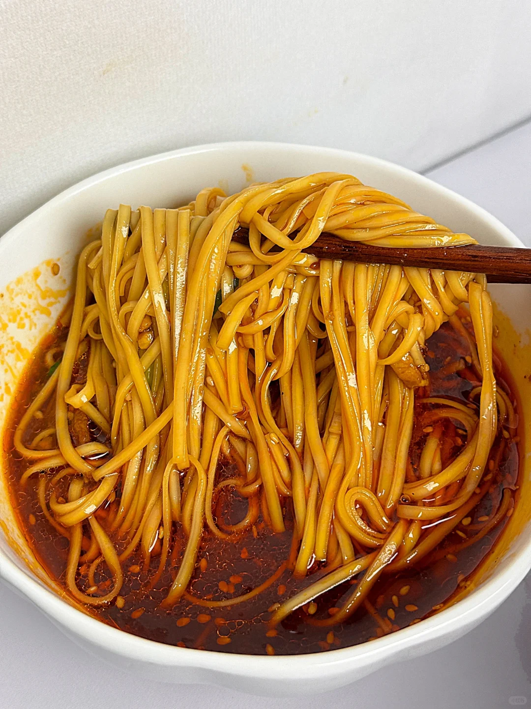 今天吃什么|在家做饭🍳葱香肉丝面(附做法)