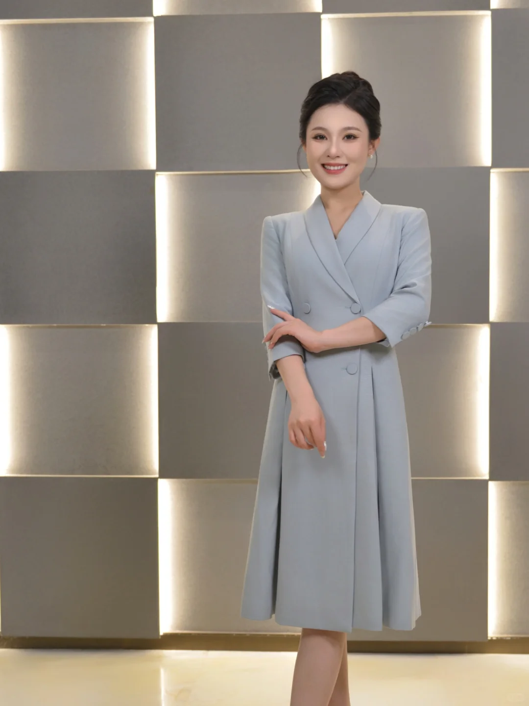 “正式场合超会穿的女主持”🎙️