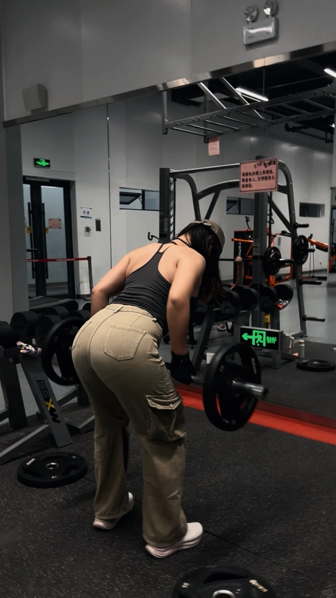 985女研健身穿搭~就是这个练背爽