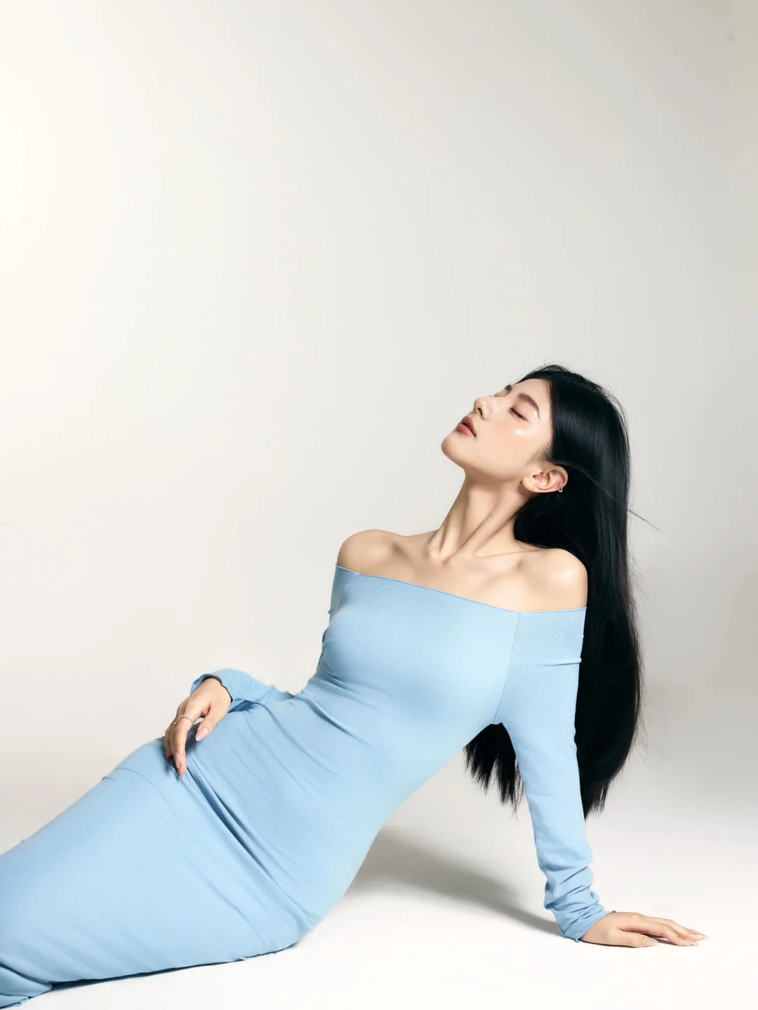 蓝色系写真丨清冷感拉满！做自己的大女主
