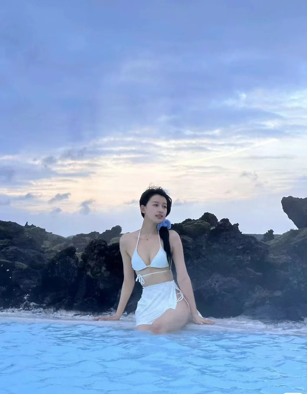 孙怡晒素颜泳装照，大秀好身材！