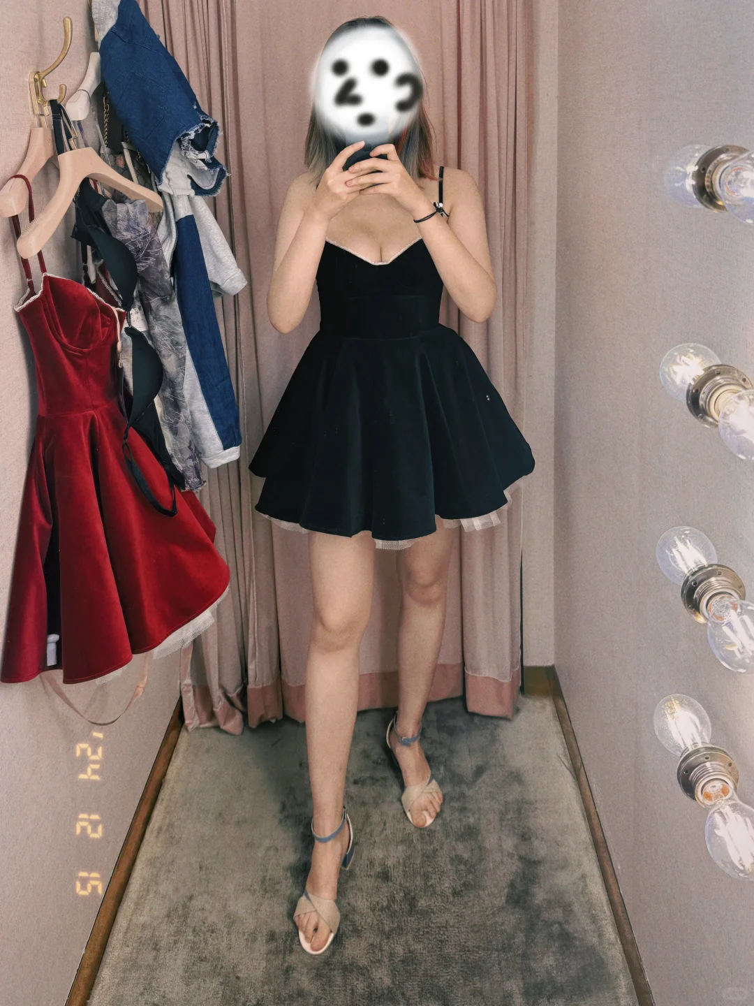 小黑裙♥️🖤