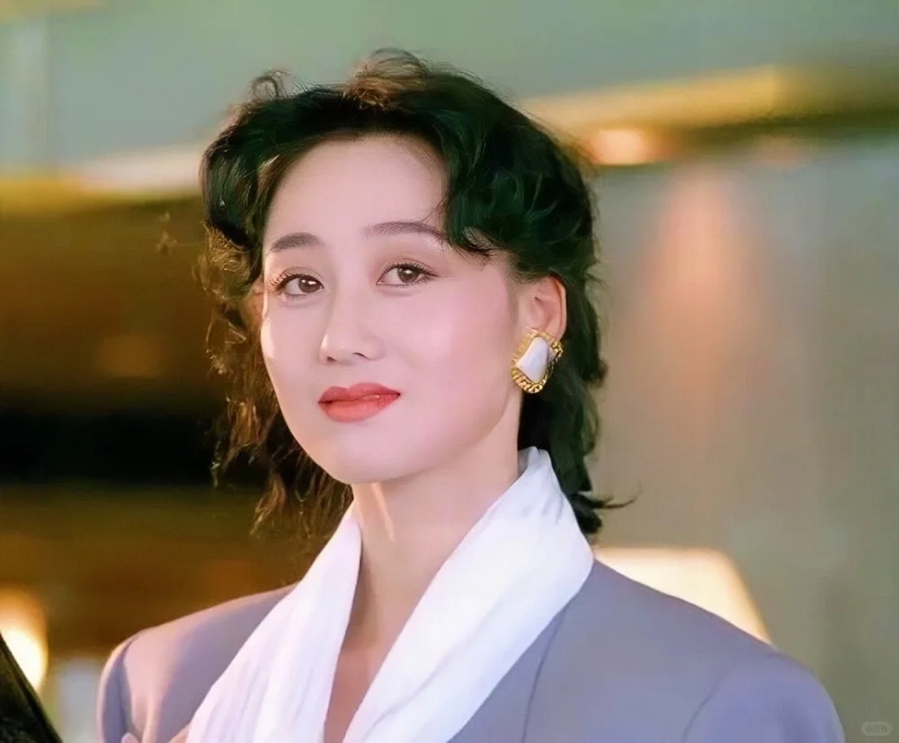 华语影视美人纪(83):身材傲人的利智