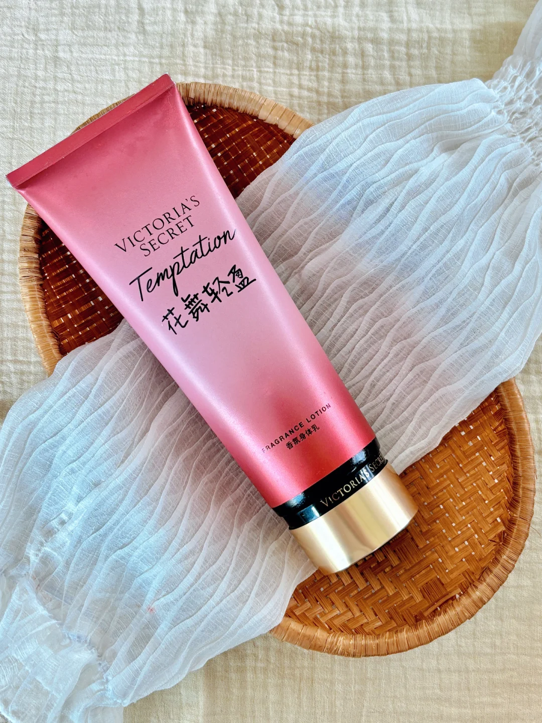 爽!维秘花舞轻盈 给浓人一点淡香震撼