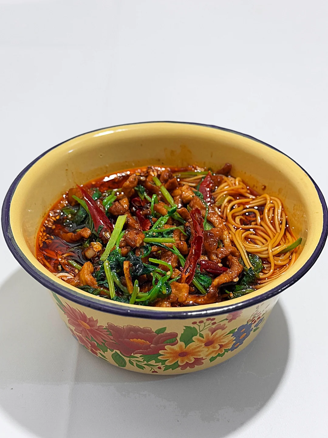 今天吃什么|在家做饭🍳香辣肉丝面(附做法)