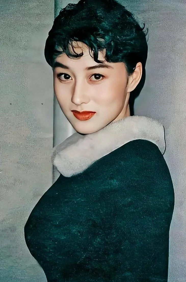 华语影视美人纪(83):身材傲人的利智