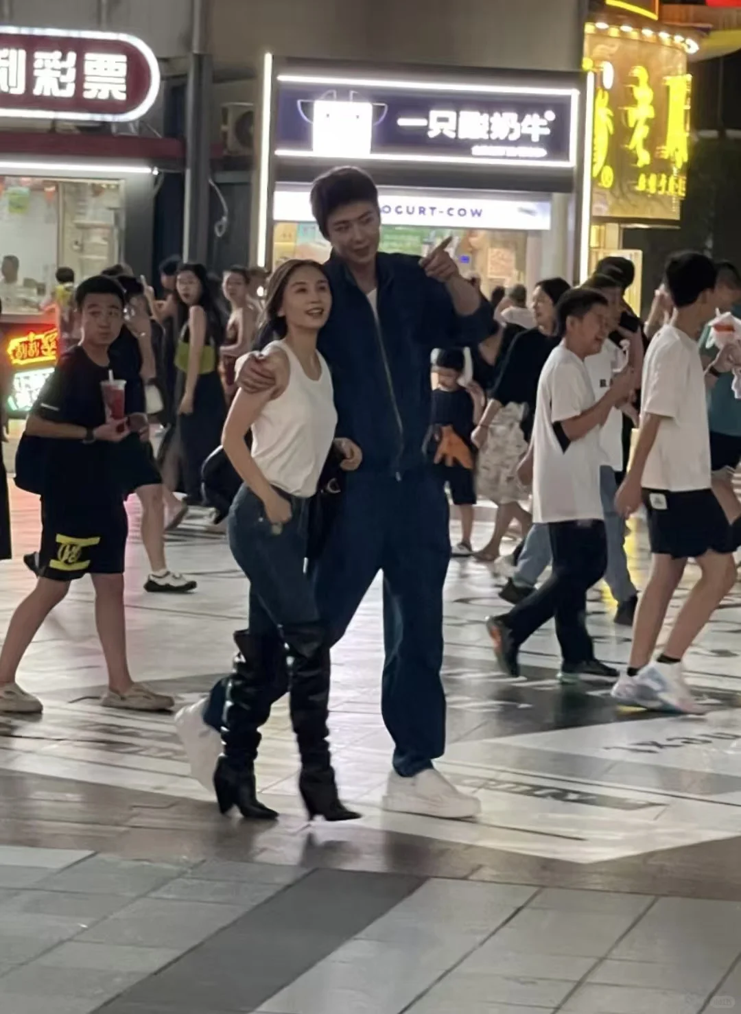 我天，王子文顶多160了，。