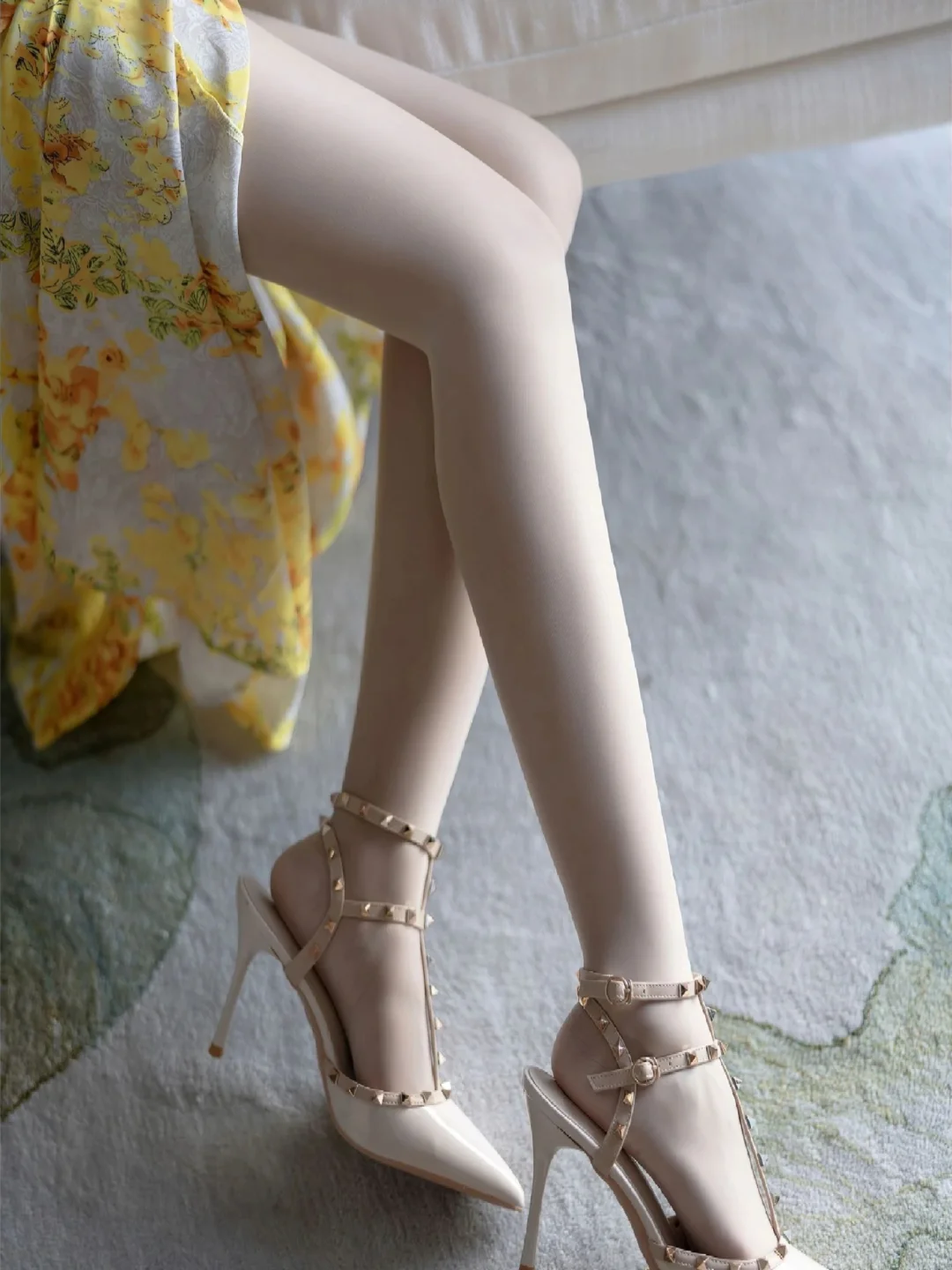 前凸后翘、饱满圆润、完美、秀人模特王馨瑶